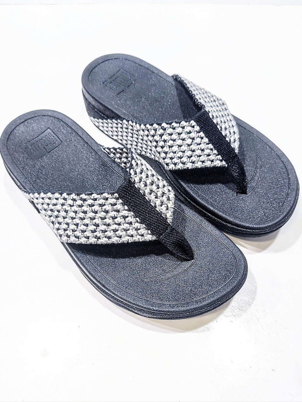 FitFlop Surfa Sandals Flip Flop Thong Wedge Slip On Black Multi Women US 7 EU 38